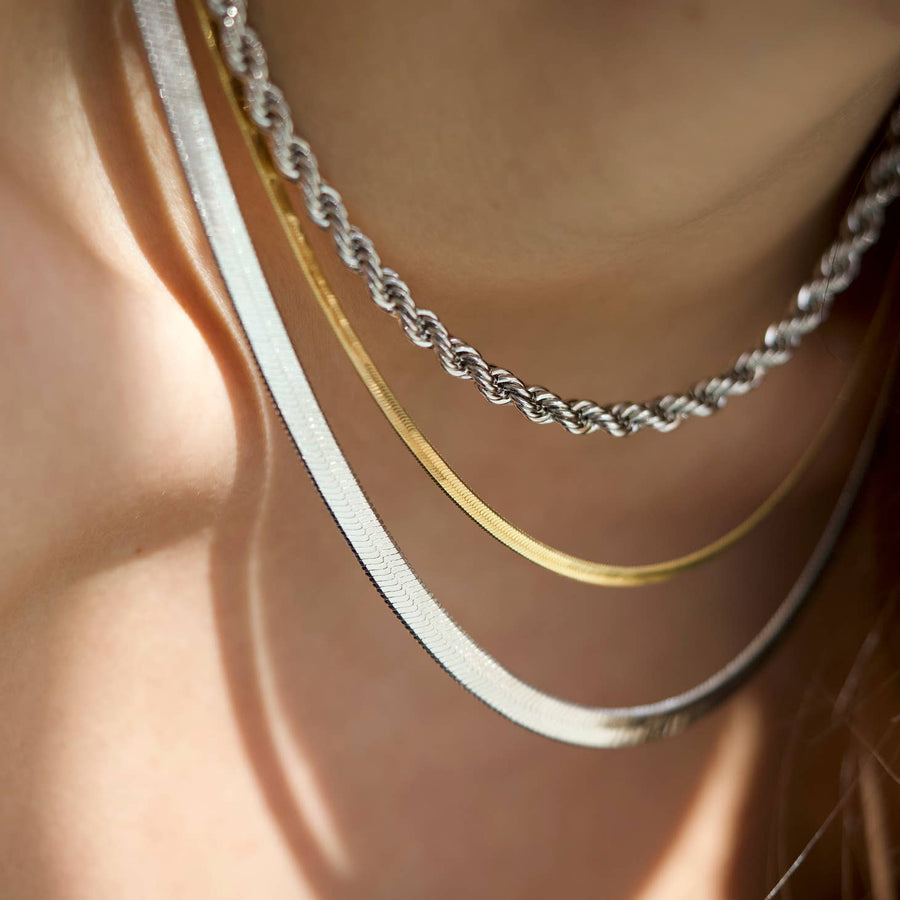 Thin Herringbone Necklace in Silver