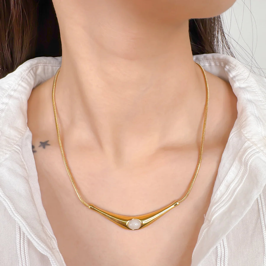 Stone Detail Necklace in Gold