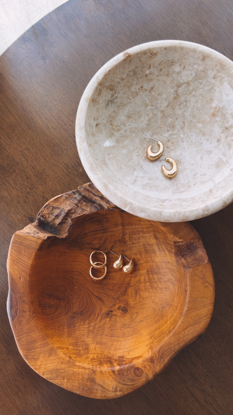 Oval Hoops in Gold