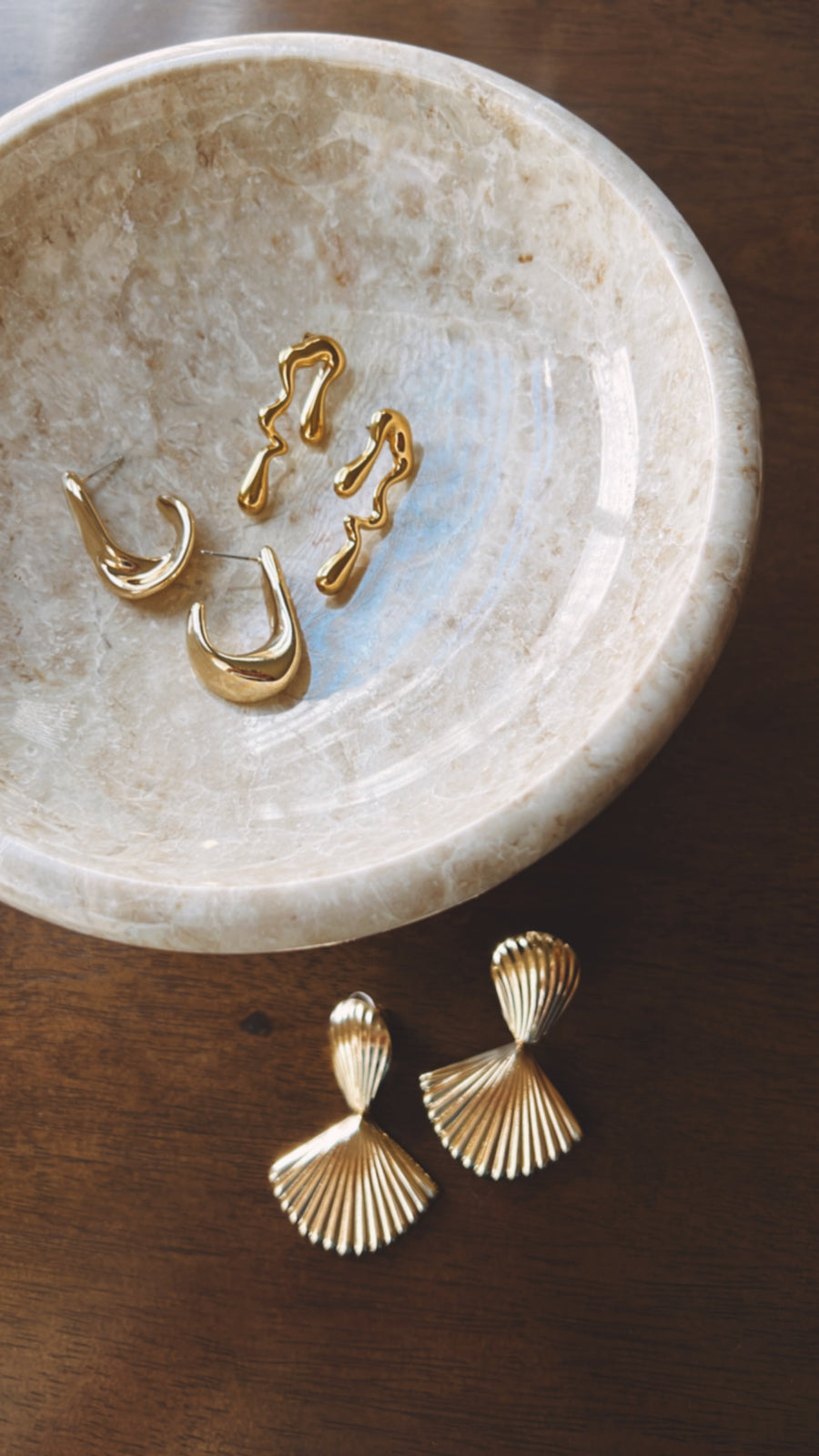 Twisted Earrings in Gold