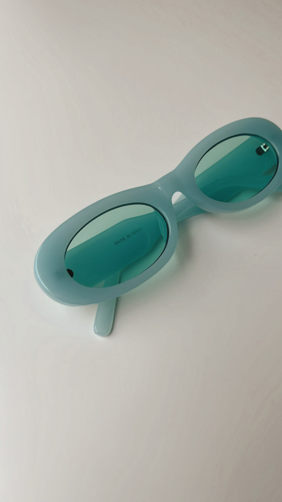 Oval Sunglasses in Mint